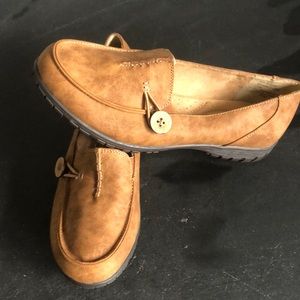 White Mt. brown loafers size 7.5 gently used